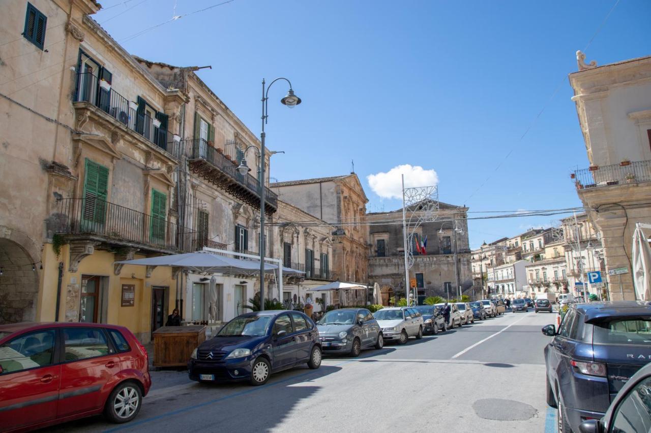 Casa Vacanza Da Dina Modica Exteriör bild