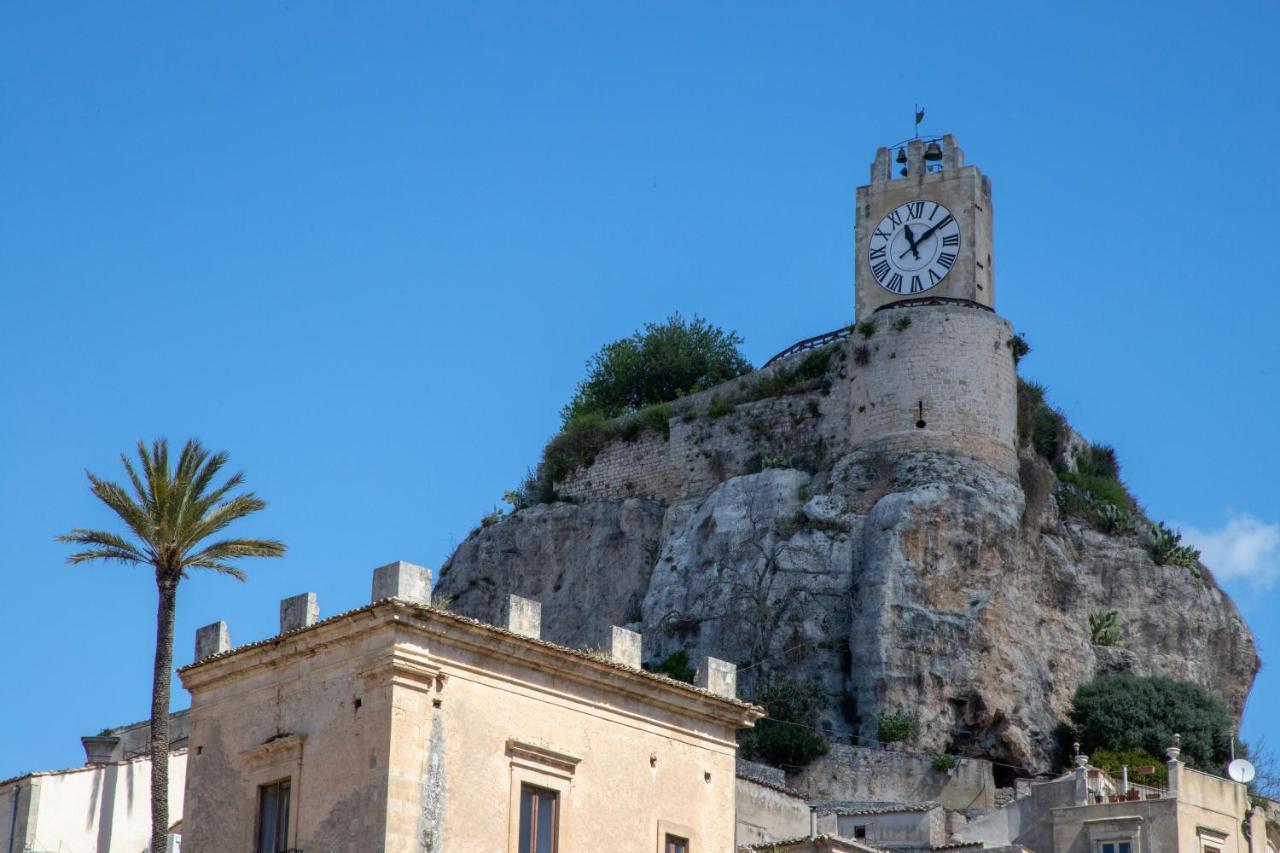 Casa Vacanza Da Dina Modica Exteriör bild