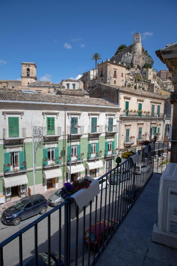 Casa Vacanza Da Dina Modica Exteriör bild
